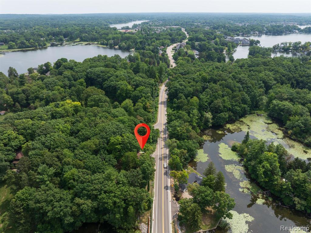 730 Indianwood Road, Lake Orion, MI 48362 — Photo 5