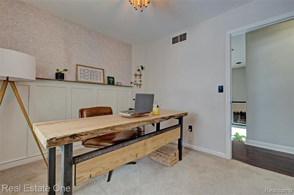 10147 Erie Street, Goodrich Vlg, MI — Photo 16