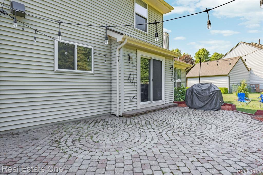 7570 Greenway Lane, West Bloomfield, MI 48324 — Photo 72
