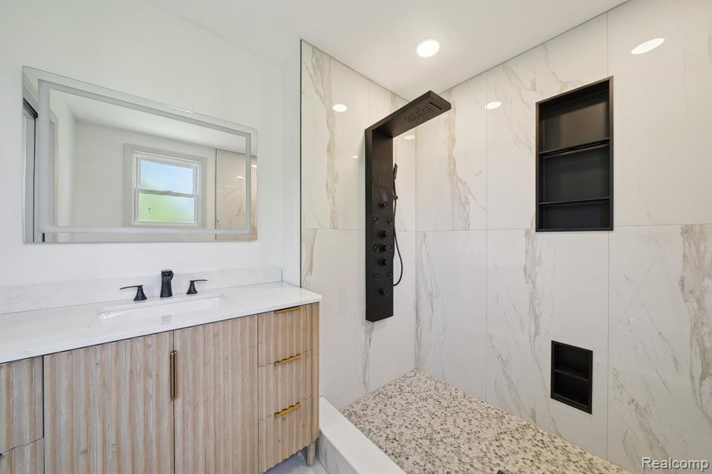 6097 Grove Avenue, Grand Blanc, MI 48439 — Photo 23