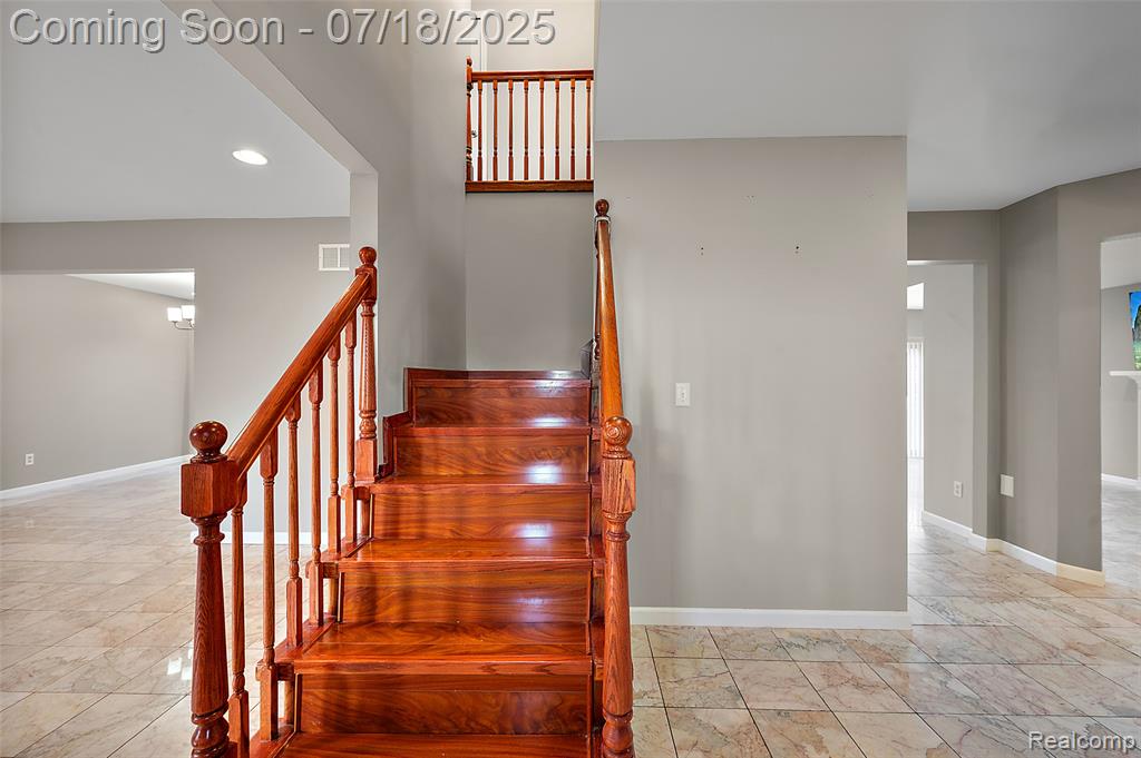 4152 Bloomfield Drive, Sterling Heights, MI 48310 — Photo 9