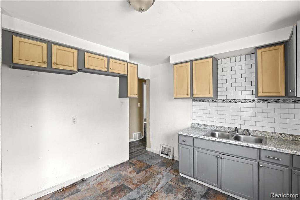9614 Schaefer Highway, Detroit, MI 48227 — Photo 6
