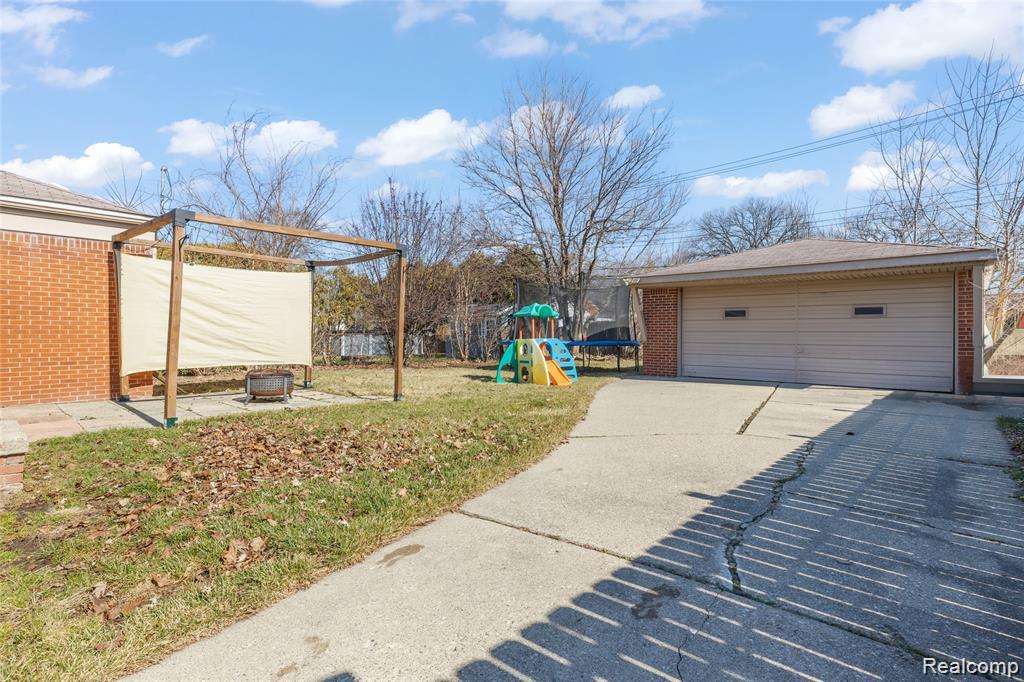 6452 Arcola Street, Garden City, MI — Photo 3
