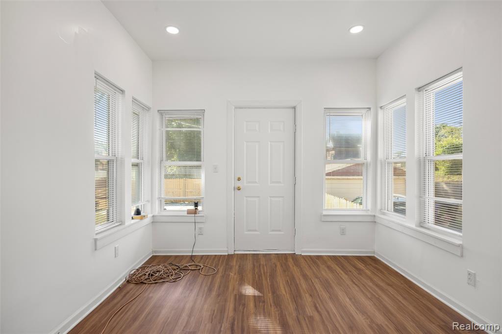 737 Webb Street, Detroit, MI 48202 — Photo 14