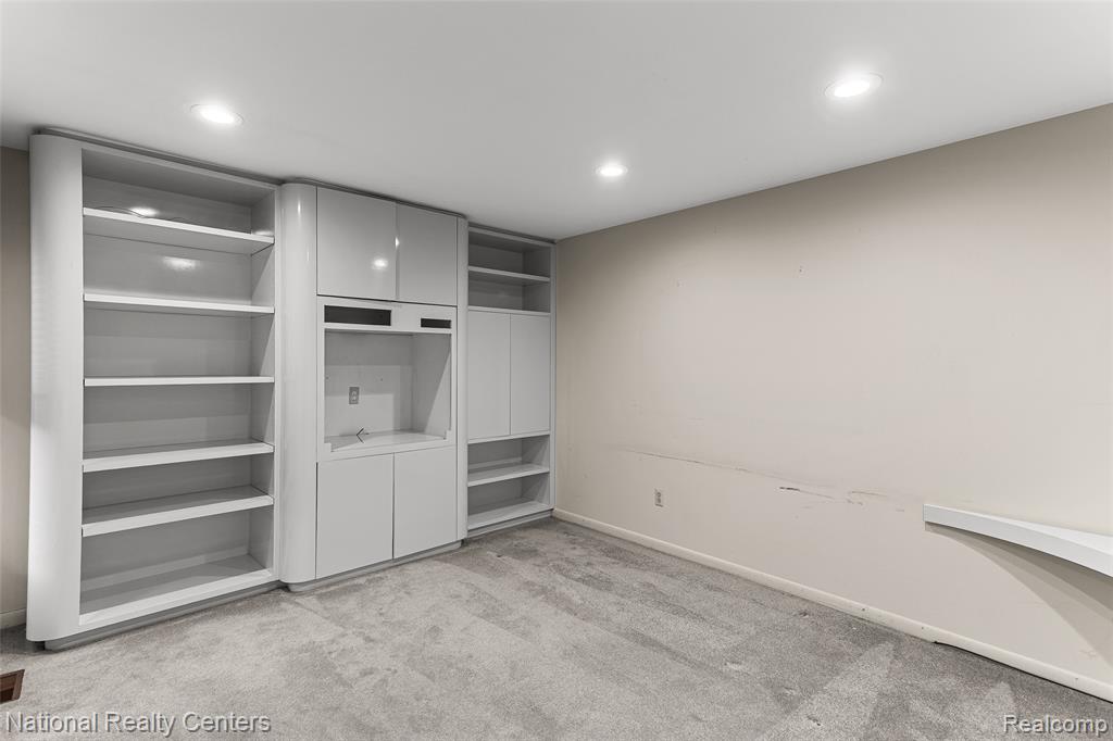 6904 Pebble Park Circle, West Bloomfield, MI — Photo 34