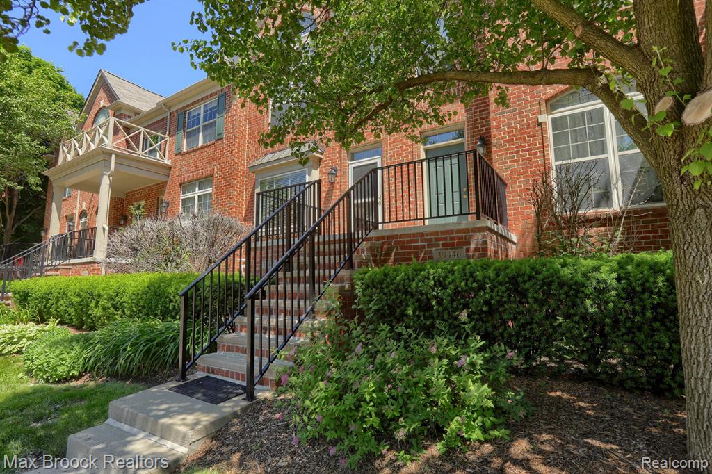 39440 SPRINGWATER Drive, Northville, MI 48168 — Photo 2
