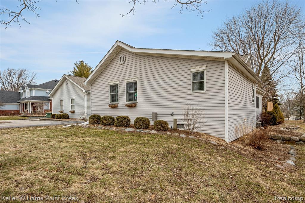 625 Driftwood Avenue, Rochester Hills, MI 48307 — Photo 30