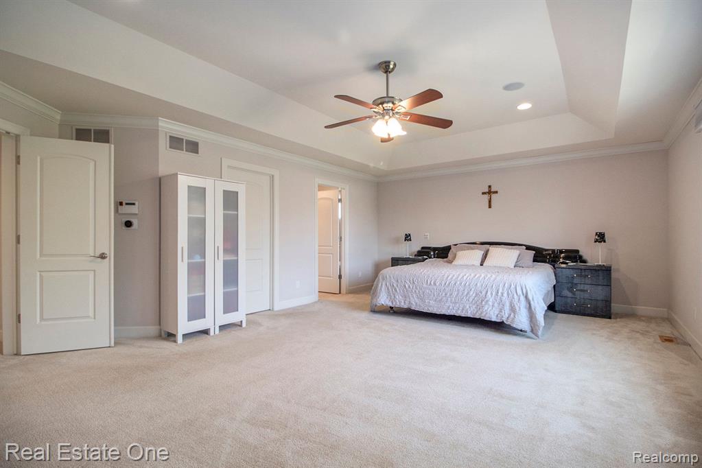 47466 VALENCIA Circle, Novi, MI — Photo 24