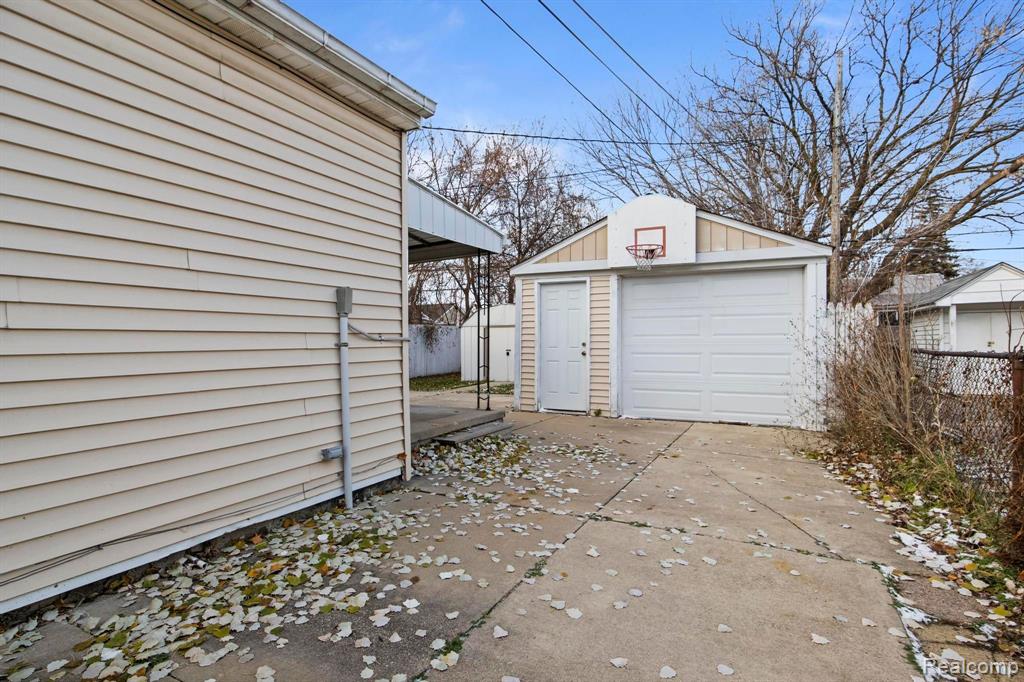 7027 HUDSON Avenue, Warren, MI 48091 — Photo 22