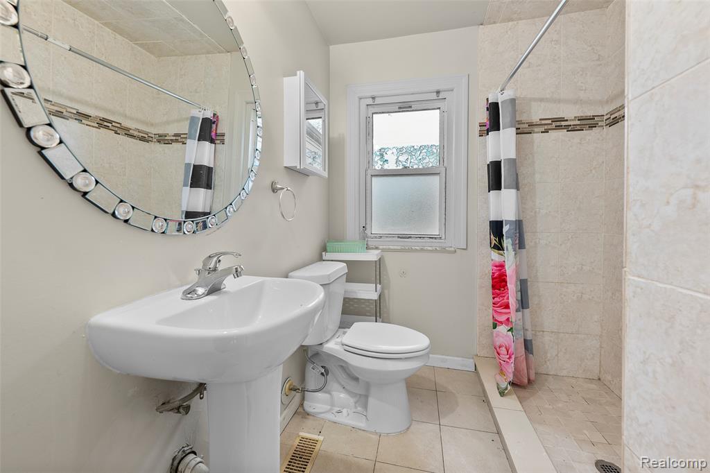 8460 Busko Avenue, Warren, MI 48093 — Photo 19