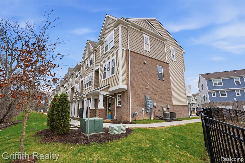 614 Anne Avenue, Brighton, MI 48116 — Photo 4