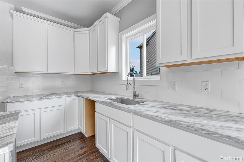 6064 Woodridge Lane, Grand Blanc, MI 48439 — Photo 16