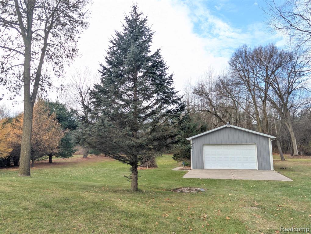6185 N Vassar Road, Flint, MI 48506 — Photo 30