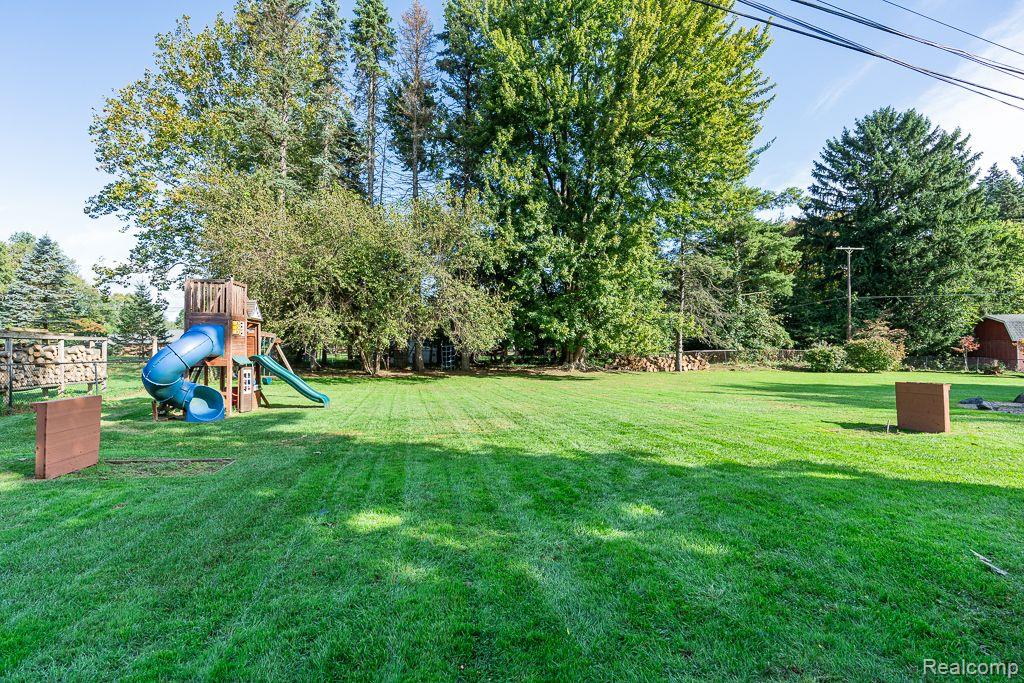 8871 SUNCREST Drive, Sterling Heights, MI 48314 — Photo 53