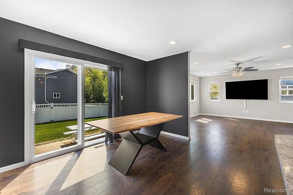 6576 SKYLAR Lane, Waterford, MI 48327 — Photo 16