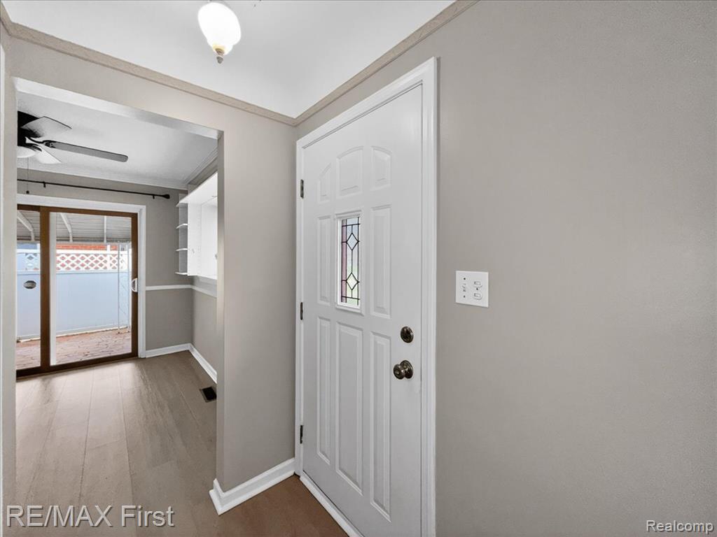 28326 Couzens Avenue, Madison Heights, MI 48071 — Photo 3