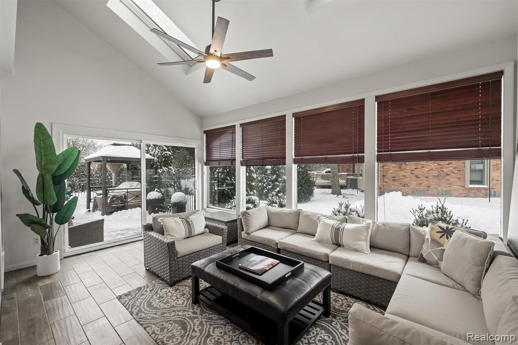 4926 Oak River Drive, Troy, MI 48098 — Photo 20