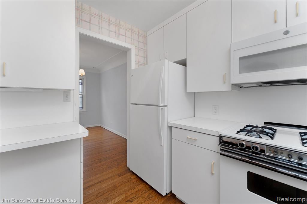 1525 Hollywood Avenue, Grosse Pointe Woods, MI 48236 — Photo 9