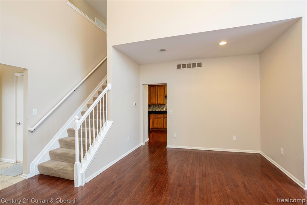 29428 Weston Drive, 124, Novi, MI 48377 — Photo 8