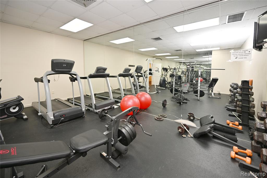 1562 Brentwood Drive, Troy, MI 48098 — Photo 44