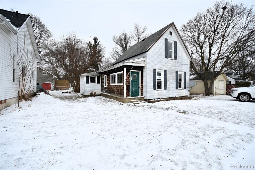 403 E King Street E, Owosso, MI 48867 — Photo 2