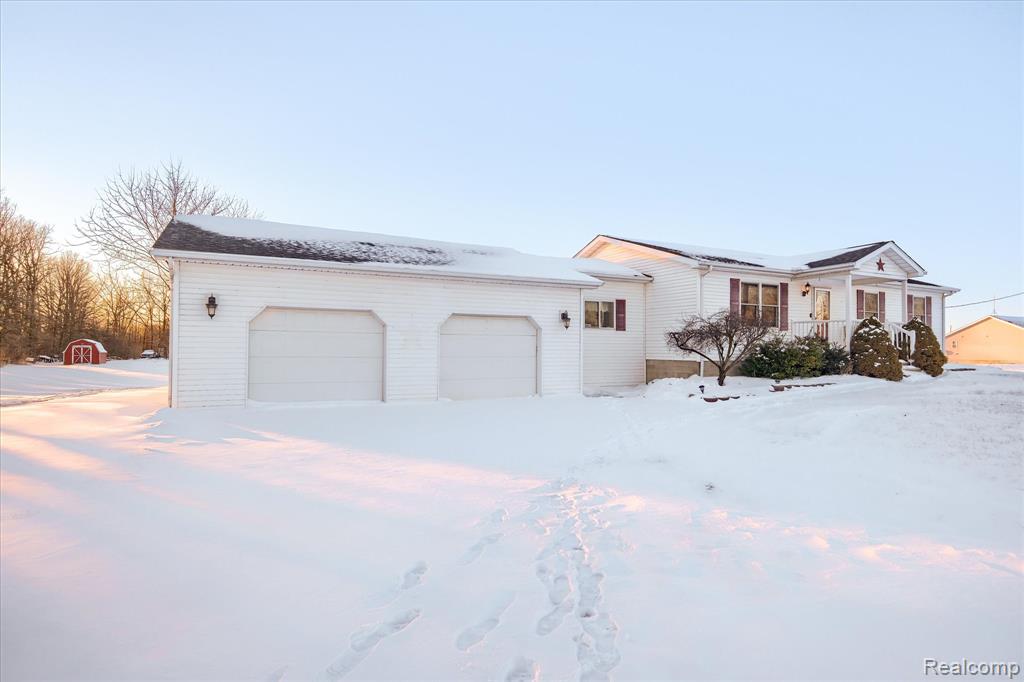 6941 Lake Pleasant Road, North Branch, MI 48461 — Photo 38