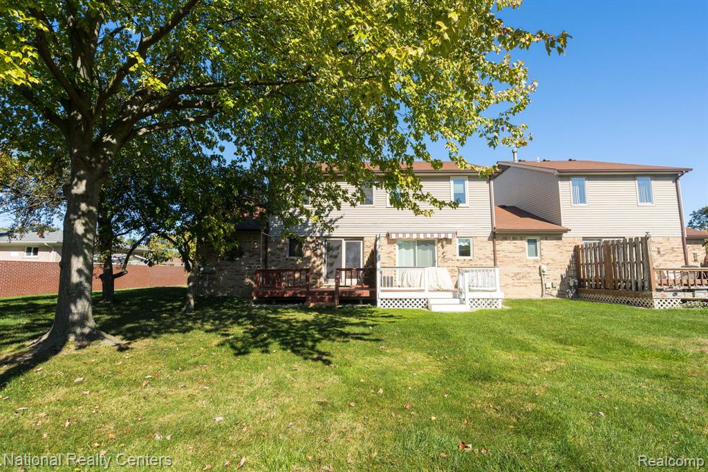405 Pineview Court, Saint Clair Shores, MI 48081 — Photo 8