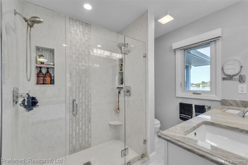 7660 Maceday Lake Road, Waterford, MI 48329 — Photo 42