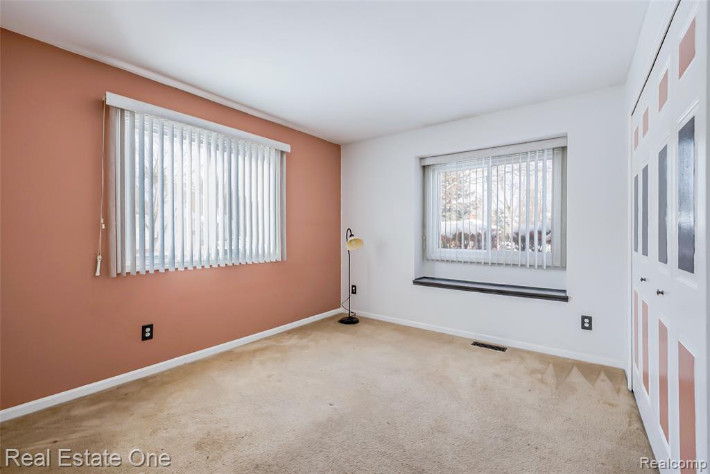 61019 Evergreen Court, 22, South Lyon, MI 48178 — Photo 15