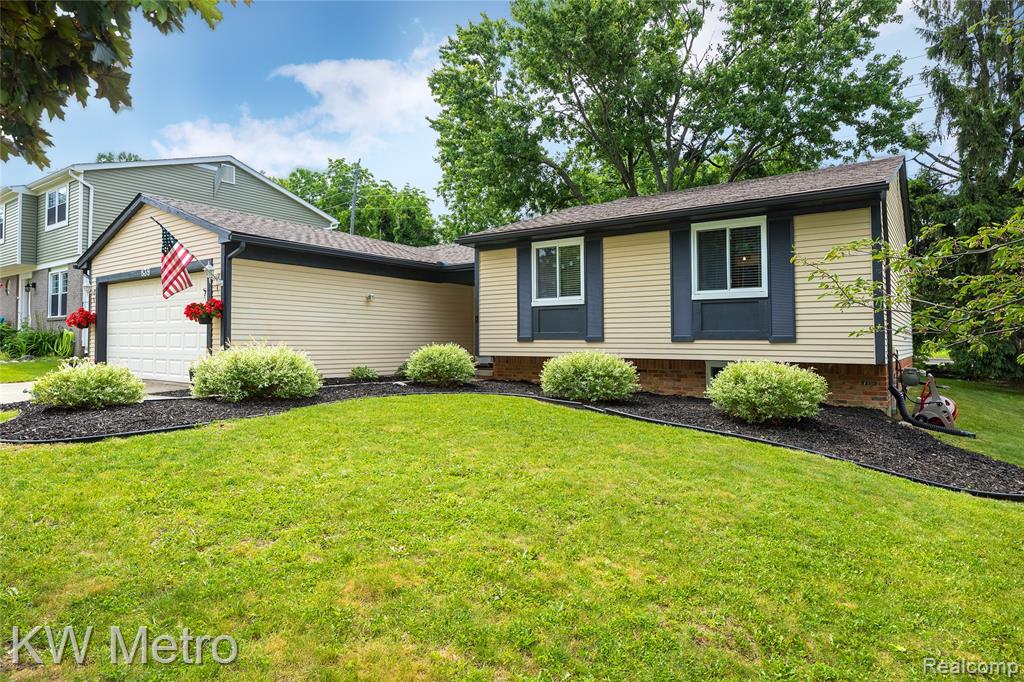 839 Dressler Lane, Rochester Hills, MI 48307 — Photo 41