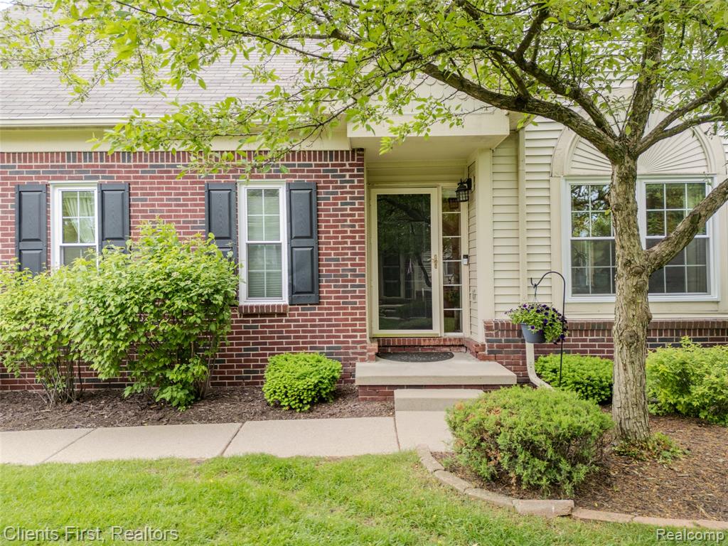530 CONCORD Drive, Canton, MI 48188 — Photo 3