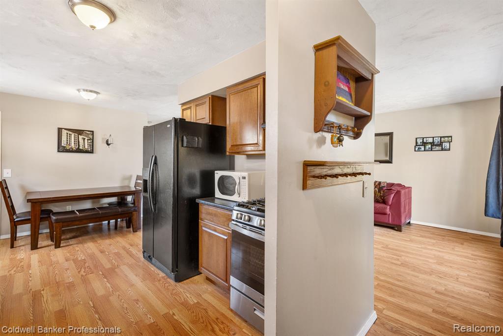 921 MACE Avenue, Madison Heights, MI 48071 — Photo 6