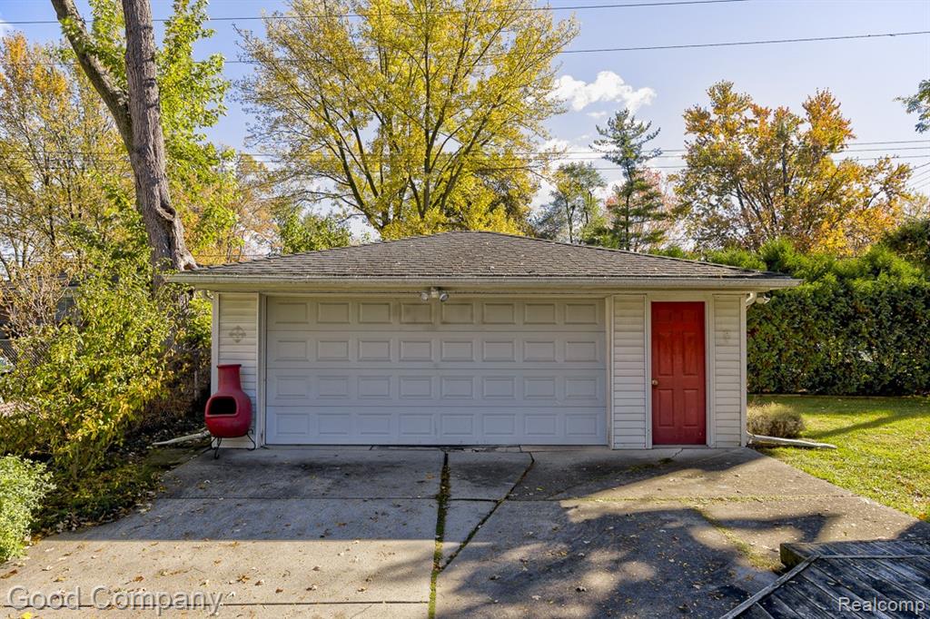 31160 E Rutland Street, Beverly Hills, MI 48025 — Photo 36