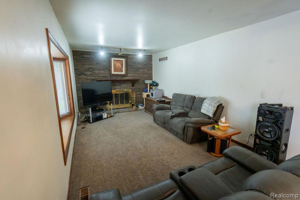 19495 Wherle Drive, Riverview, MI 48193 — Photo 18