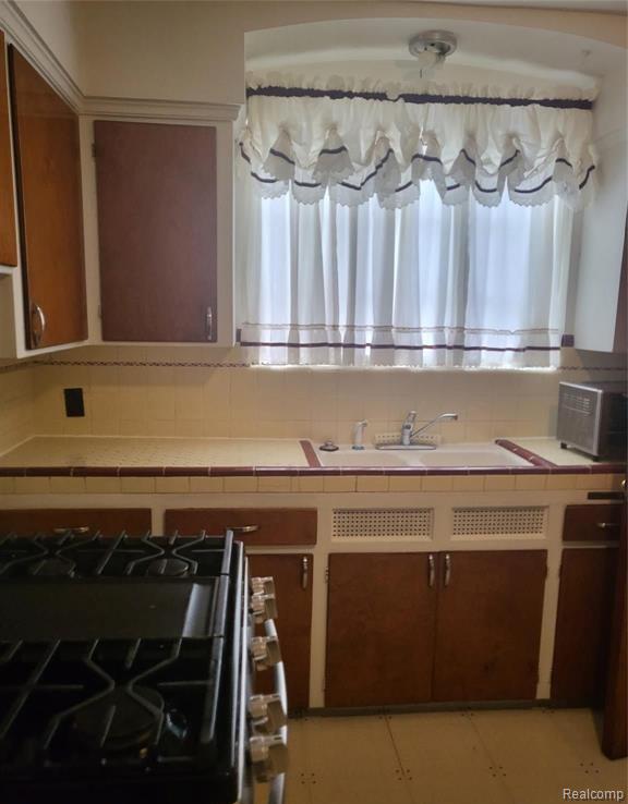 15611 Spring Garden Street, Detroit, MI 48205 — Photo 38