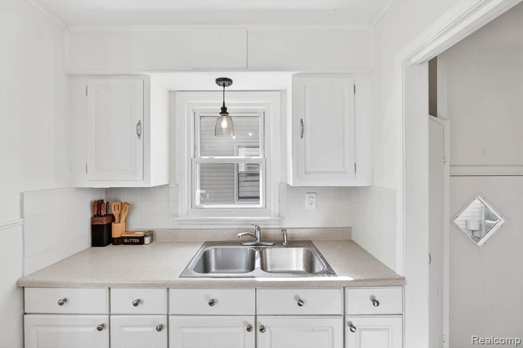 612 Mayflower Avenue, Lincoln Park, MI 48146 — Photo 13