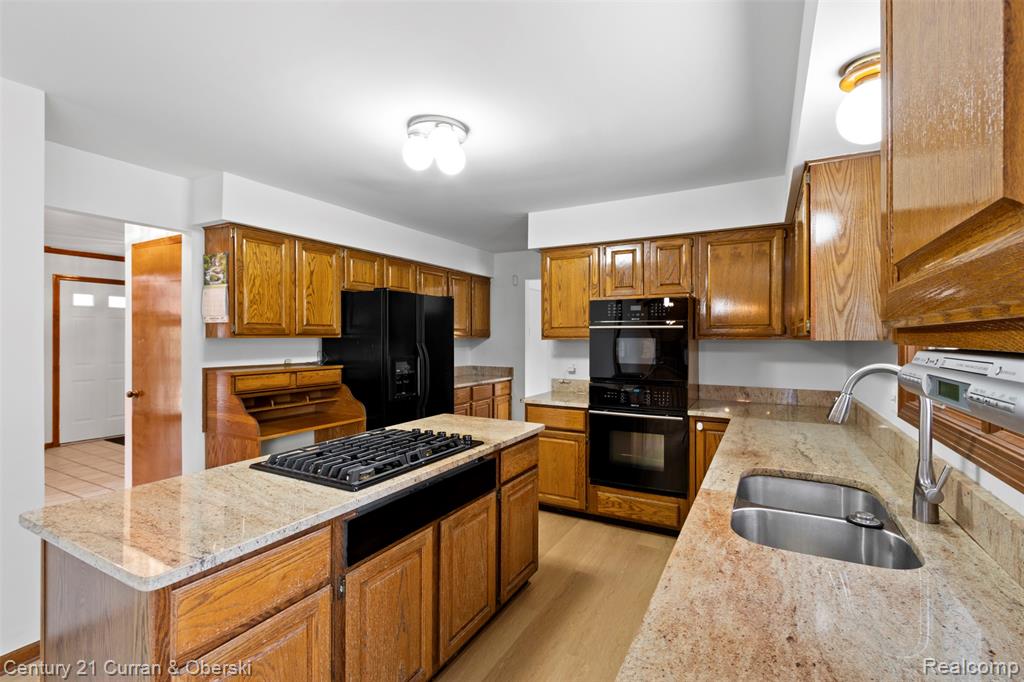 41925 Waterwheel Road, Northville, MI 48168 — Photo 7