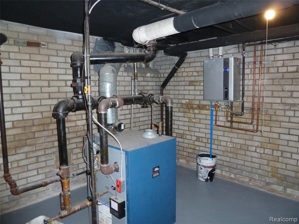 19925 Renfrew Road, Detroit, MI, 48221