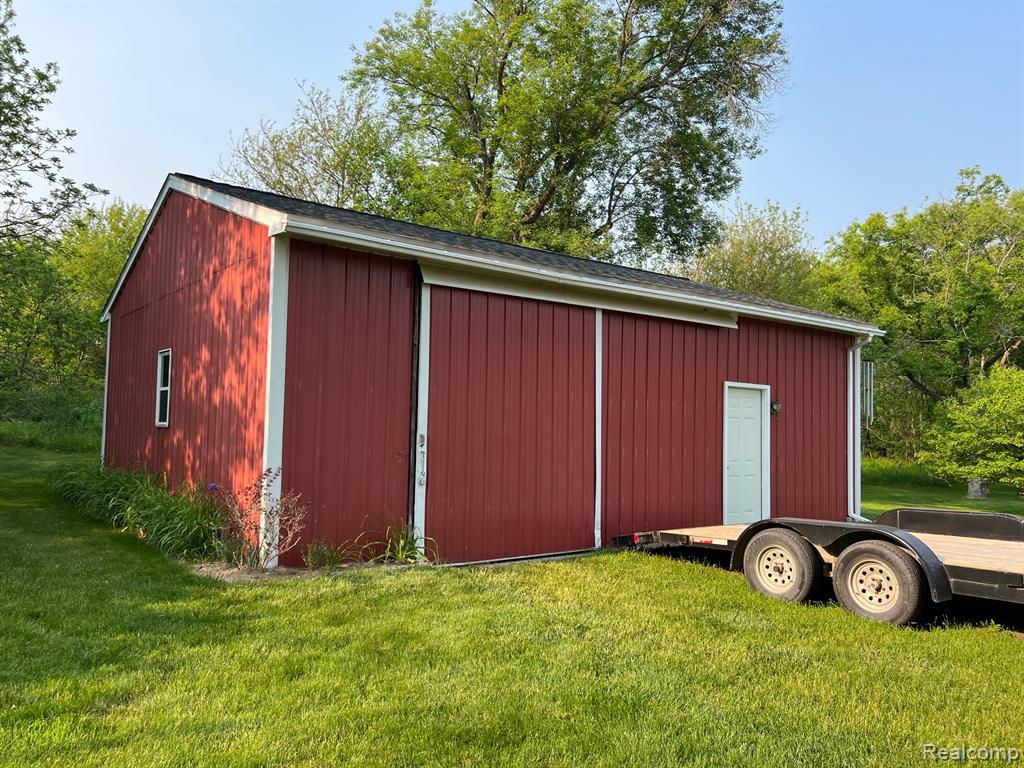 3742 W Barnes Lake Road, Columbiaville, MI 48421 — Photo 10