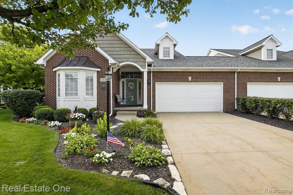 446 Delmar Court, Highland, MI