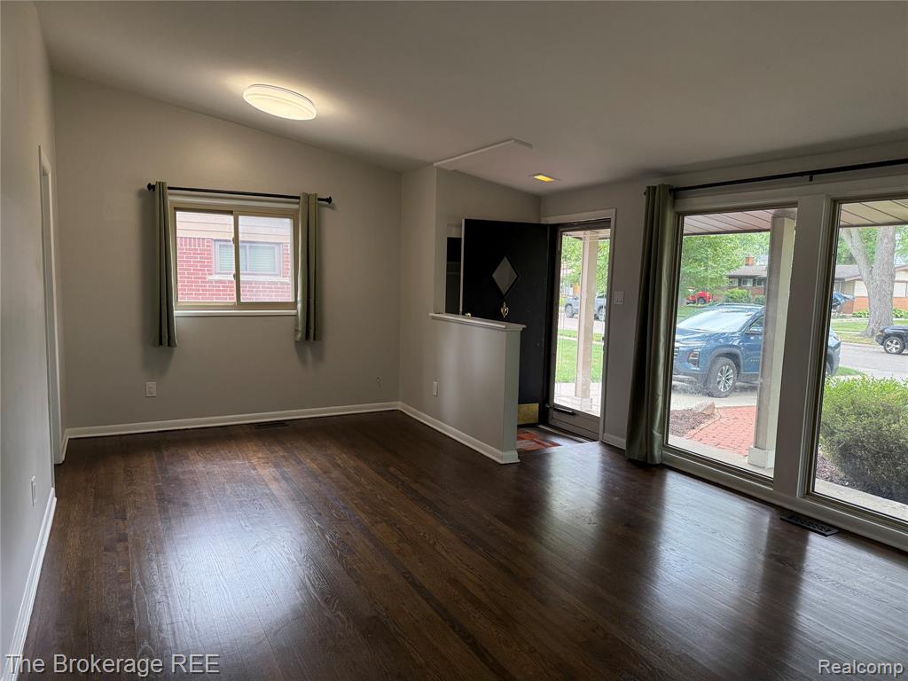 9248 Idaho Street, Livonia, MI 48150 — Photo 7