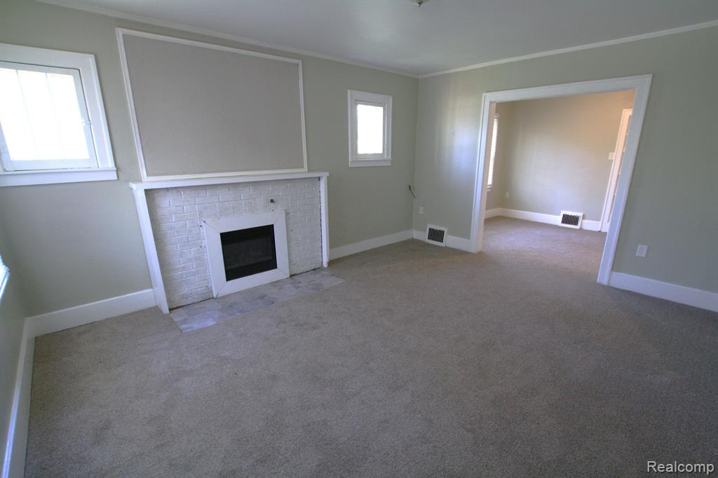 7035 PONTIAC LAKE Road, Waterford, MI 48327 — Photo 8