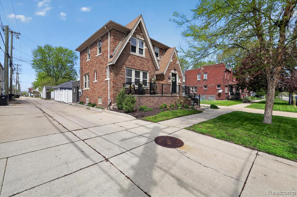 2826 3rd Street, Wyandotte, MI 48192 — Photo 2