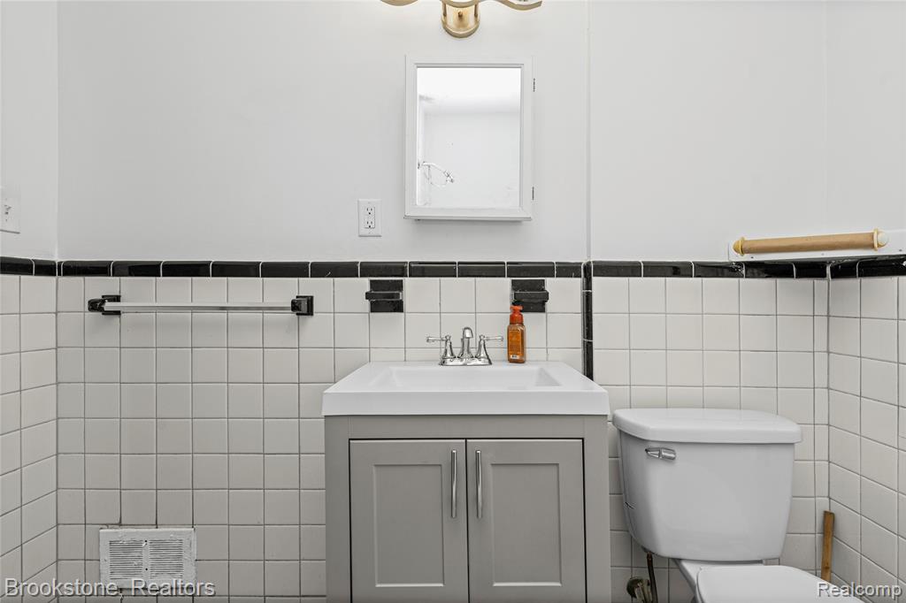 20214 Greeley Street, Highland Park, MI 48203 — Photo 13