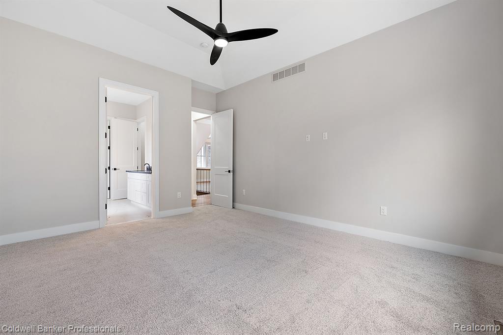 8257 STONEY CREEK Drive, South Lyon, MI 48178 — Photo 27