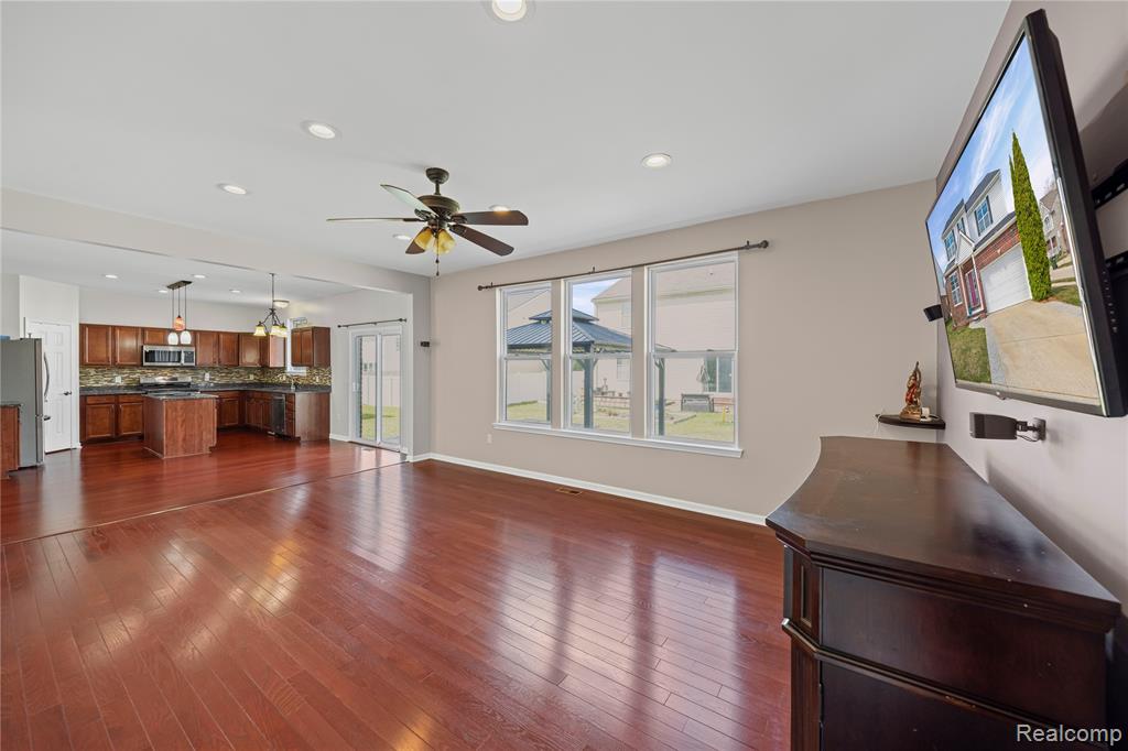 42613 Meridian Drive, Sterling Heights, MI 48313 — Photo 13