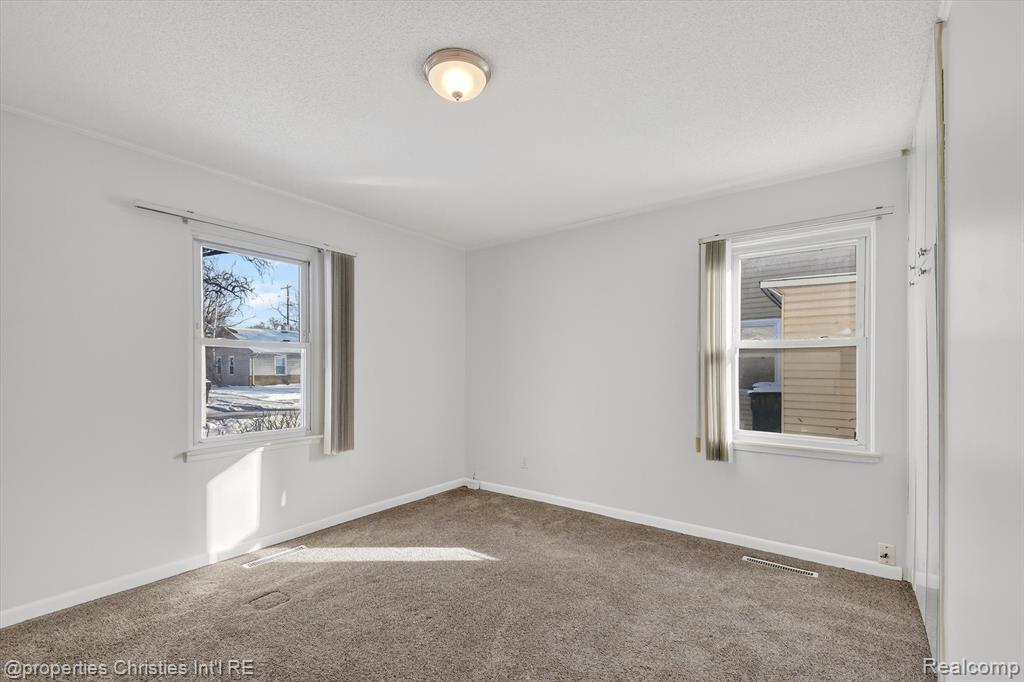 10111 Troy Street, Oak Park, MI, 48237