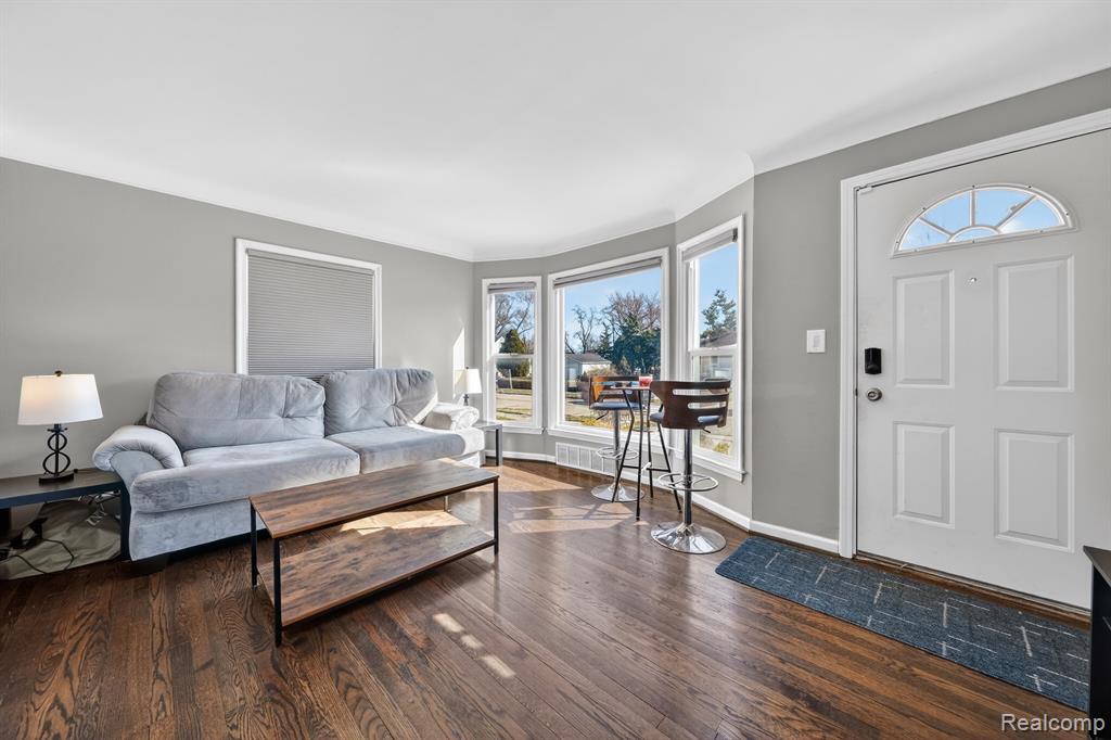 438 W Brockton Avenue, Madison Heights, MI 48071 — Photo 9
