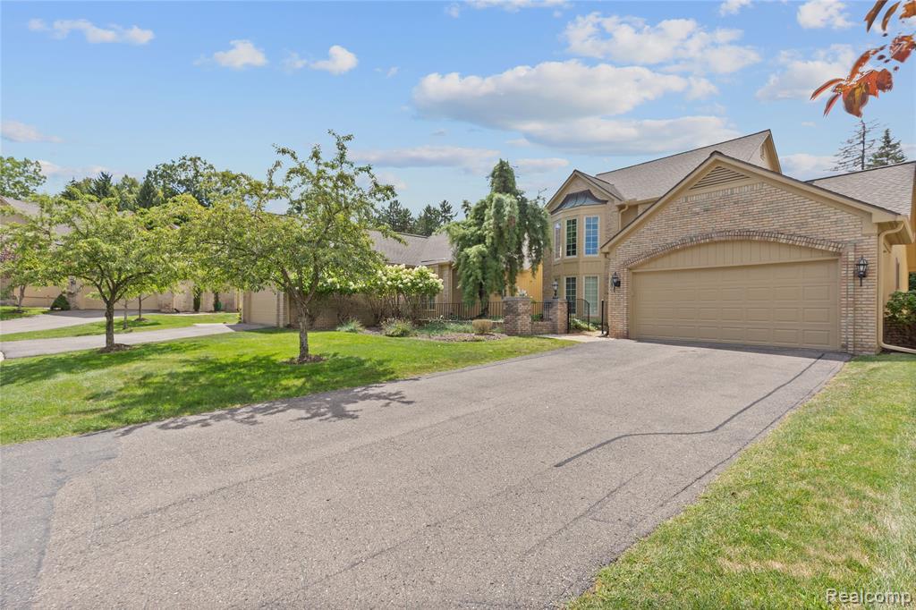 6579 Noble Road, West Bloomfield, MI — Photo 40