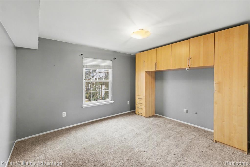 902 Chestnut Hill Drive, E, Auburn Hills, MI 48326 — Photo 10